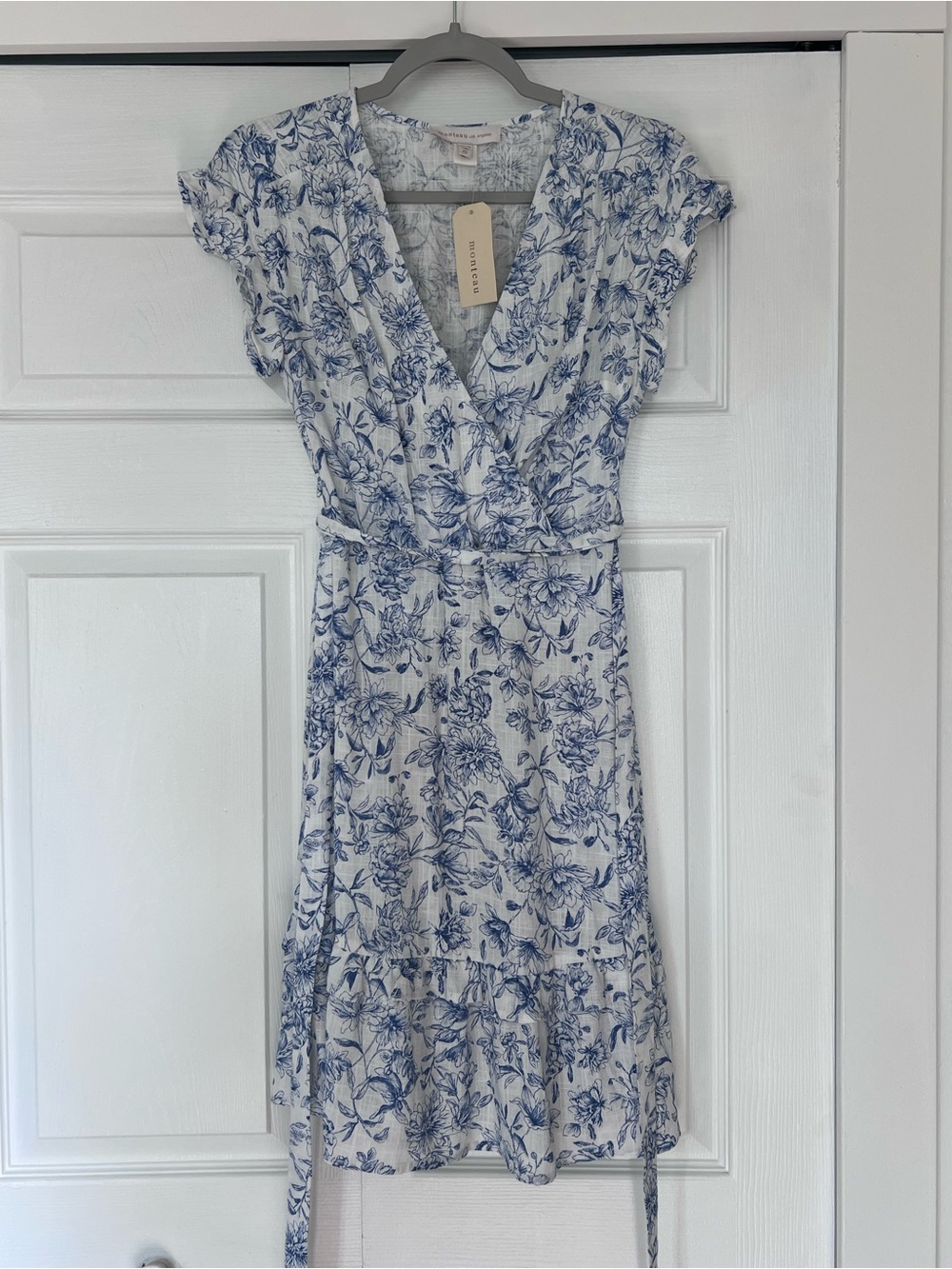 NWT Monteau floral faux Wrap Midi Dress in Blue and White
